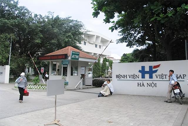 法国男医生性侵33个越南男孩，引渡回国后，法院却把他放走了