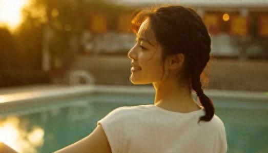 5位意想不到的“后天美女”，表情内敛又理性，美得没有痕迹