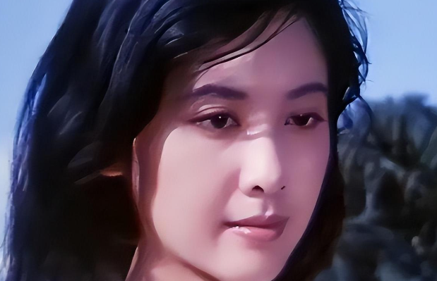 朱琳：嫁给圈外丈夫，结婚43年无儿无女，72岁风采依旧