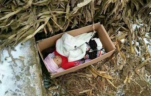 她出生4个月被遗弃，养父为她终身未娶，如今她身家过亿报答养父