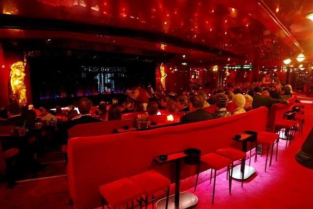 一场脱衣裸舞票价才250欧元，南韩顶流Lisa凭什么要参加疯马秀？