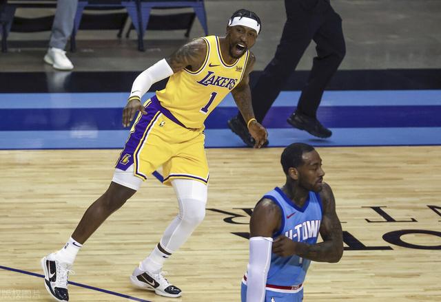 替补席陷入疯狂！三旬老汉骚出天际，湖人再次打花对手