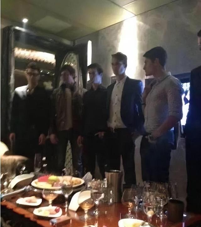 奢靡荒唐的白马会所:性交易泛滥,让无数富婆挥金如土