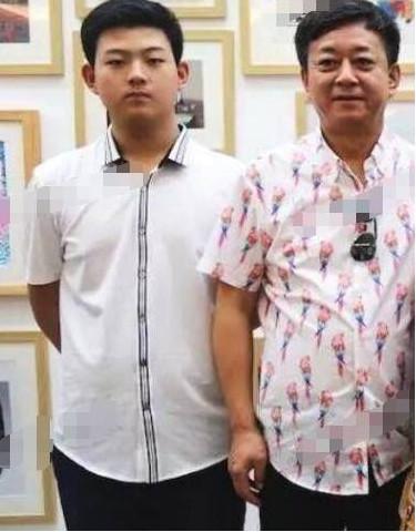 朱军16岁儿子近照曝光,身高超过父亲而且多才多艺
