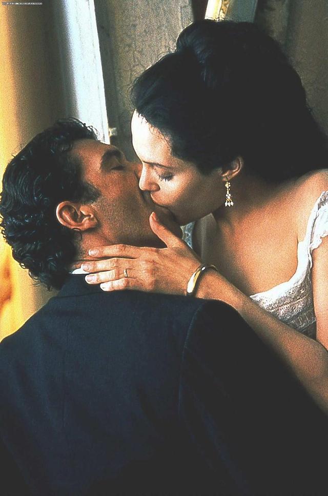 推荐三部欧美大尺度电影！部部限制级，惊艳绝伦