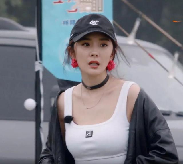 《花少4》暴露明星素颜状态：杨幂鼻孔瞩目，张凯丽颜值落差大