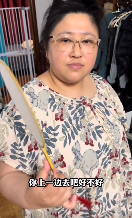 铁兜和胡老师：靠“谎报”价格吸粉500万，真实身份曝光不简单？