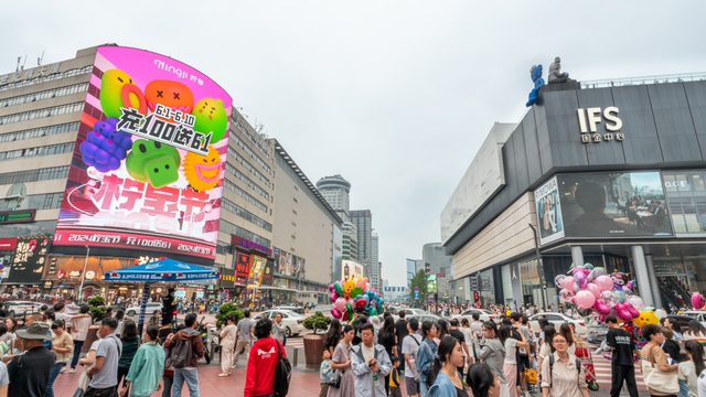 排队两小时只为一杯柠檬茶，柠季“柠宝节”魅力何在？
