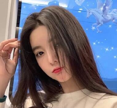 吴亦凡回应恋情后被说脸好厚，删除网友评论并拉黑，看来是真生气了