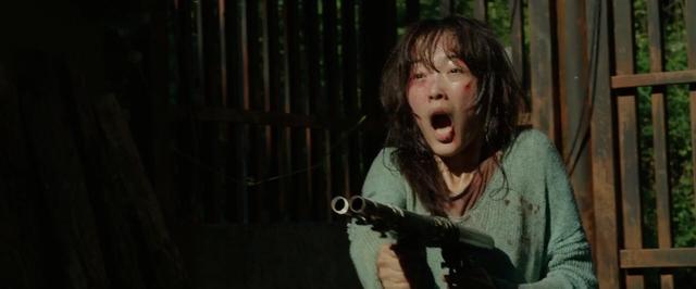 人质被绑匪百般虐待，就连喝水都被反绑双手！韩国最新犯罪电影