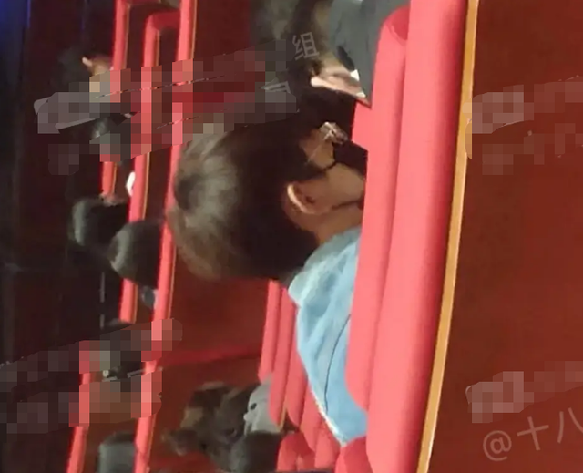 何炅曾为费启鸣开公司？两家公司注册地址相同，多次同框被拍