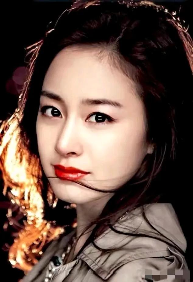 朝鲜之花惊艳全球：美丽背后的传奇故事