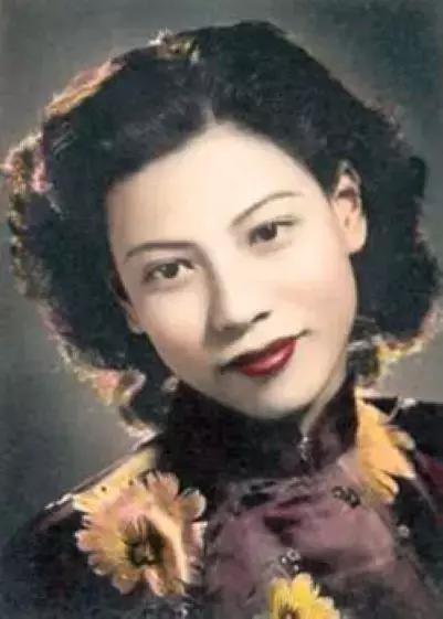 今天得跪一次香港头号绿叶