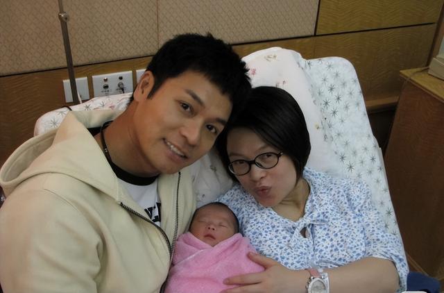 欧倩怡自认傻白甜，自曝婚礼前一天小产，因为爱仍坚持结婚