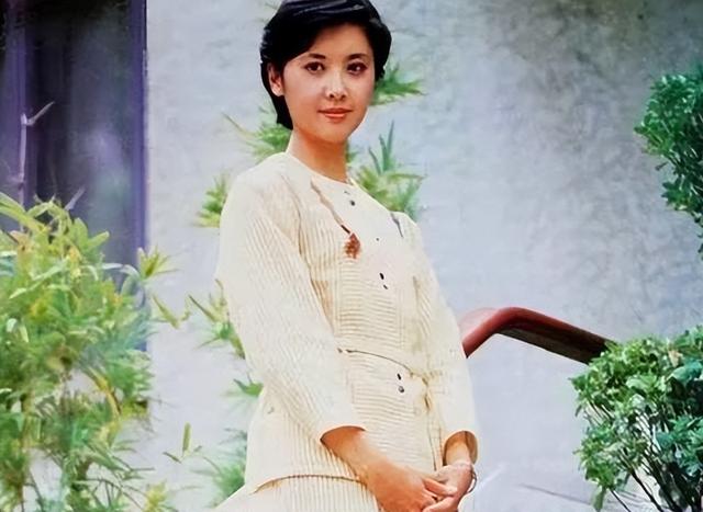 朱琳：嫁给圈外丈夫，结婚43年无儿无女，72岁风采依旧