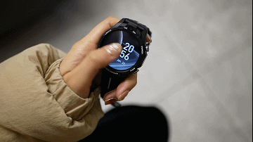 双摄像头可拍照，64GB+触摸屏的手表你见过吗？Jeep黑骑士评测