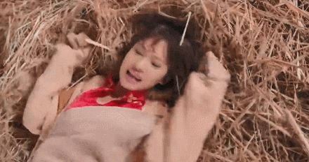 荒诞剧团：演员拍激情戏“假戏真做​”，这剧戳破了娱乐圈潜规则