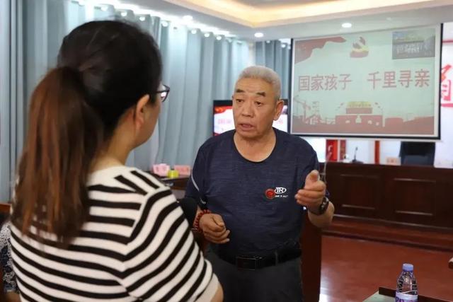 泪目！55年、66年、65年，这些拥抱不简单！