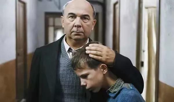 《放牛班的春天》：愿在这凉薄世界，有人能与你温暖相待