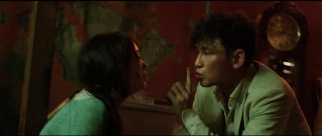 人质被绑匪百般虐待，就连喝水都被反绑双手！韩国最新犯罪电影