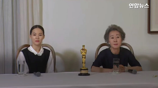 韩国“梅姨”：演情色片、被渣男伤改变命运，73岁终获最佳女配奖