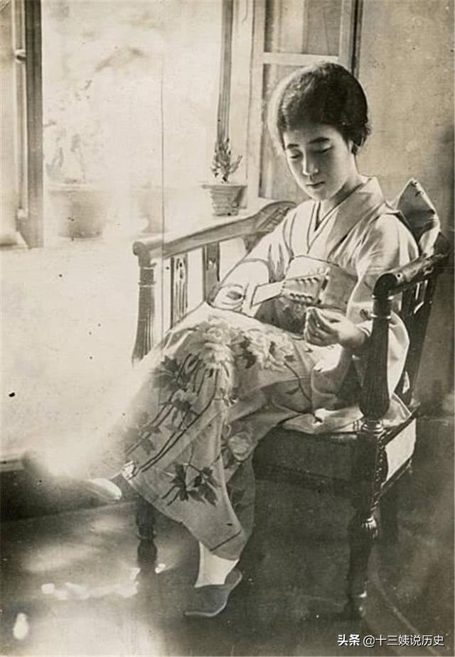 女魔头川岛芳子私房照片:根本算不上美女,17岁时被日本养父玷污