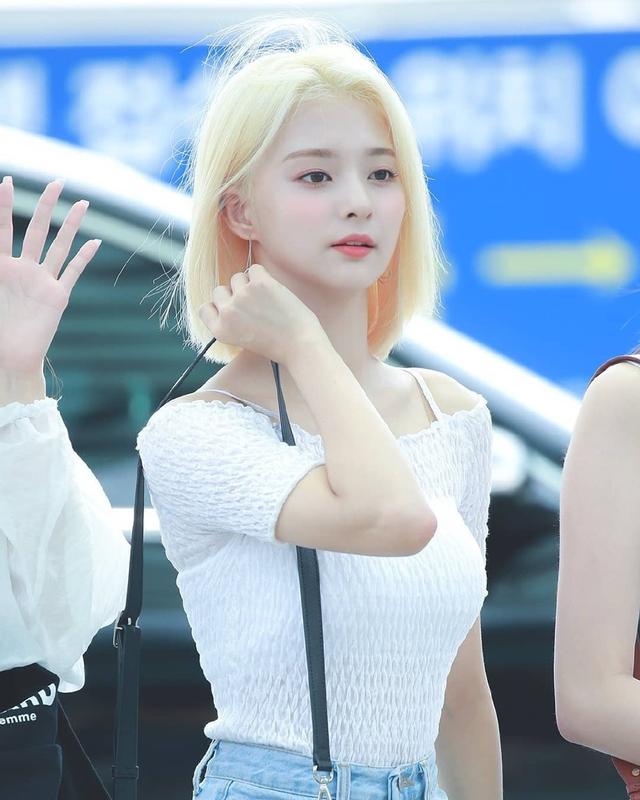 李娜炅，发色肤色让人羡慕