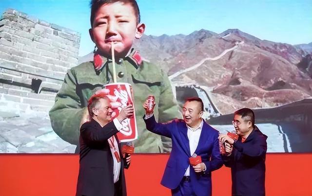 1979年，因一张照片被称为中国第一个喝可乐的男孩，如今怎样了？