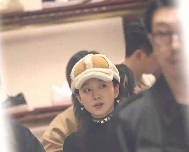 马龙终于高调了一回,带老婆夏露大方在米兰探店