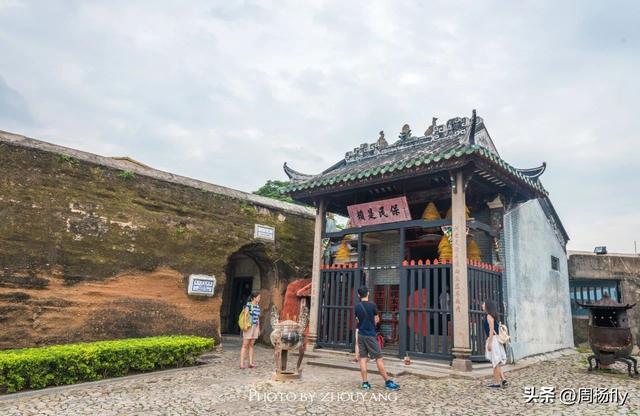 澳门哪吒庙，紧邻大三巴牌坊，是澳门多元信仰的朴素见证