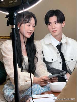 周斯越丁羡(《暗格里的秘密》陈哲远徐梦洁合体发糖，丁羡倒追周斯越又虐又甜)