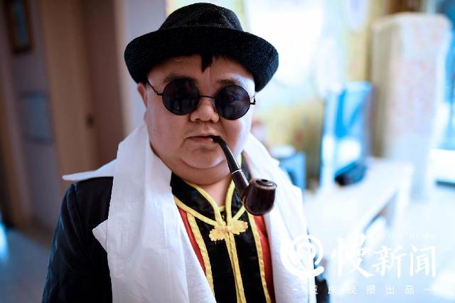 身高1米2奋斗出7套房 漂亮老婆说：不图他钱，图人