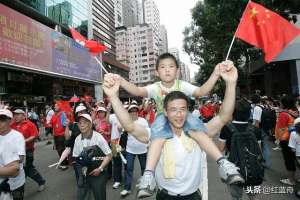 未婚爸爸(故事：单身父亲（小说）)