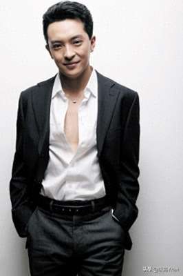 饶敏丽(饶敏莉：17岁被邀上春晚，最红时嫁外卖小哥，却把丈夫培养成影帝)