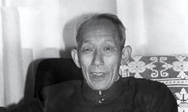 文强获特赦后到美国访友，得知台湾有100万美金可领，他反应如何