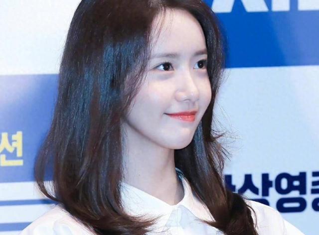 林允儿：从国民初恋到全能女神，她的蜕变之路令人惊叹！