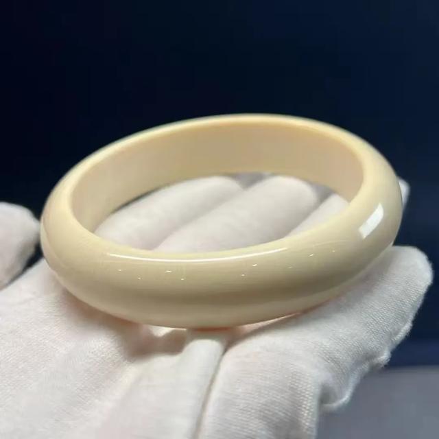 猛犸牙价格一克多少钱？最新猛犸牙价格介绍！