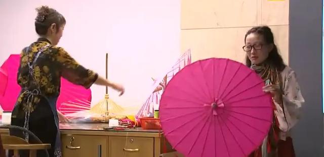 49岁大姐相亲惊现床友!床上竟然藏男人,真的只是租床位吗?