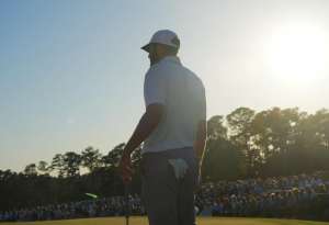 美国大师(美国高尔夫球大师赛：舍夫勒一杆优势领先森川)