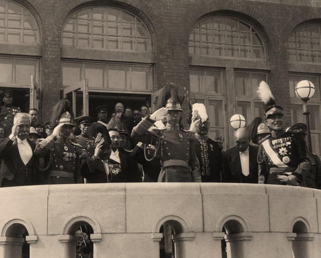 【晚清风情录】老照片中的花楼女子丰乳肥臀，30张尽显绝代风姿