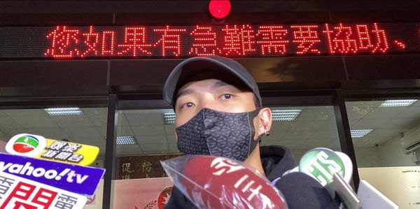 歌手陈奕凡私密视频泄露，48秒浴室片段被疯传，录像人是他的女伴