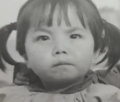 “草根歌手”王二妮和李飞结婚9年，她初心不改，他却像换了个人