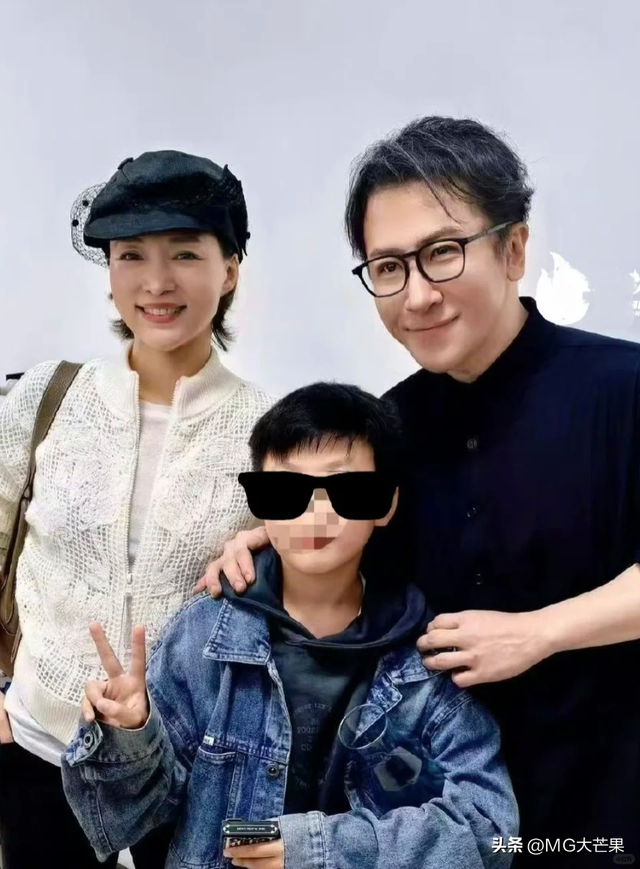 十二年已过，上届蛇年春晚主持人现状，把人生起伏展现的淋漓尽致