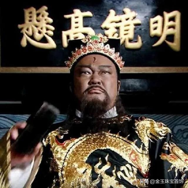 锦毛鼠白玉堂和南侠展昭的矛盾是怎么来的 斗得天翻地覆的