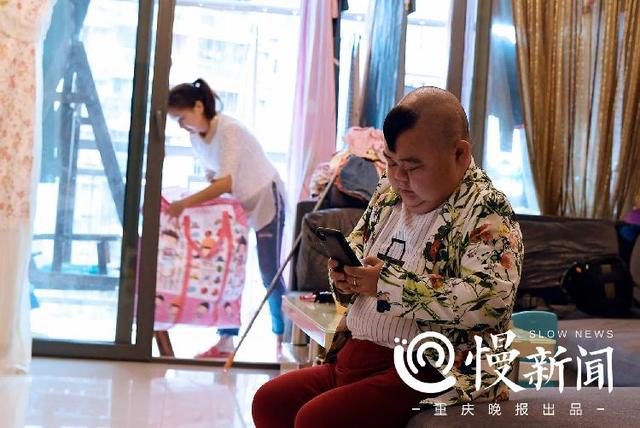 身高1米2奋斗出7套房 漂亮老婆说：不图他钱，图人