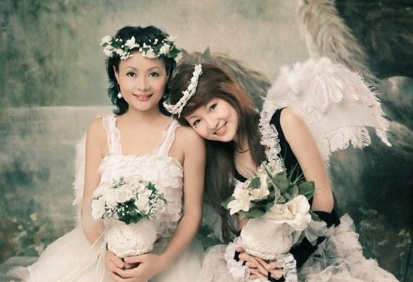 “炫富名媛”郭美美的堕落史,和宠爱她的土豪干爹们