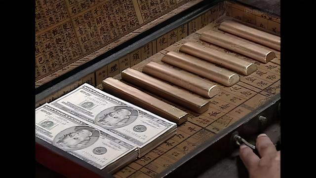 《潜伏》中的斯蒂庞克轿车到底是个啥玩意，现在值多少钱？