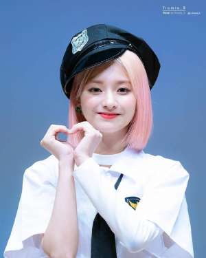 李娜炅(李娜炅，发色肤色让人羡慕)