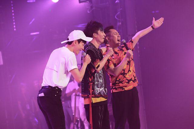 大张伟出道20周年演唱会连唱40首歌：“花儿”经典再现