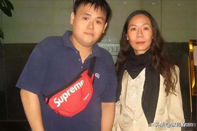 她是“中国最丑女演员”,凭什么嫁入豪门,成为阔太?